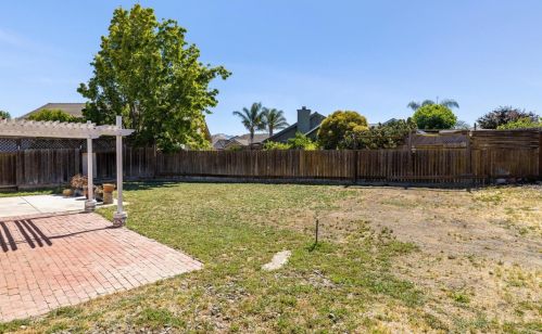 681 Spg Dr, Hollister CA  95023-3468 exterior