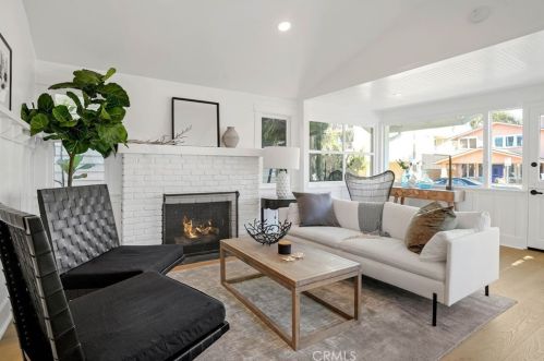 307 Fernando St, Newport Beach CA  92661-1236 exterior