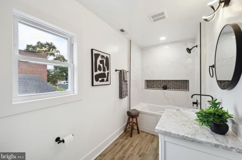 5010 Brooks St, Washington DC  20019-5318 exterior