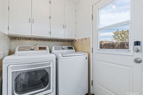 2918 Oak St, Lake Nacimiento CA  93446-1234 exterior