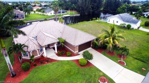 615 6th Ave, Cape Coral, FL 33909-2067