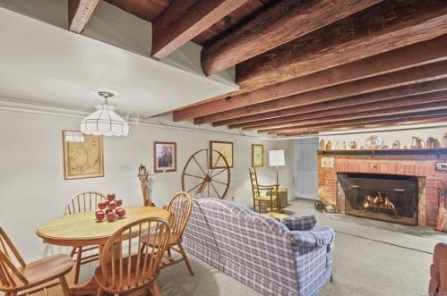 12 Highland Ave, Walden NY  12586-1402 exterior