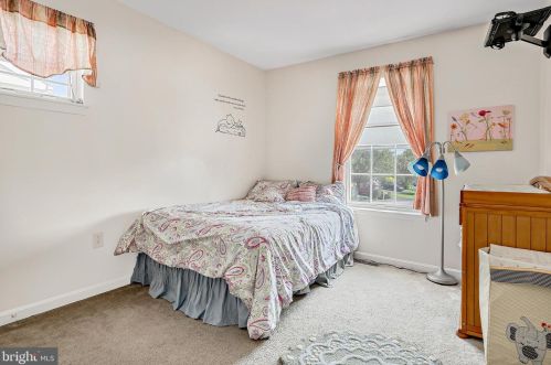 1528 Macintosh Way, Hummelstown PA  17036-8727 exterior