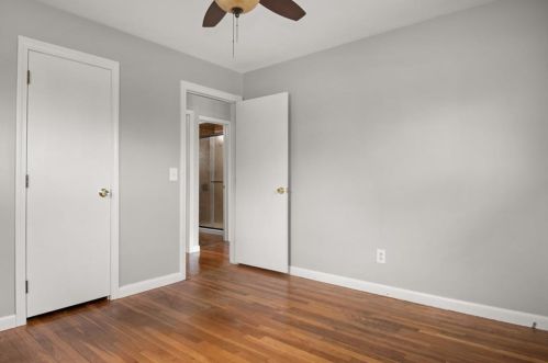 15 Hatfield St, North Kingstown RI  02852-4715 exterior