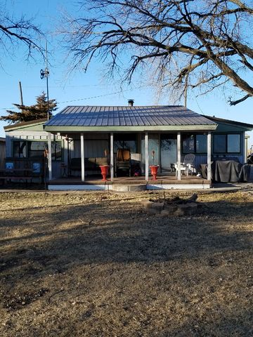 15337 150th St, Cassoday, KS 66842-9094