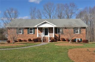 844 Newington Dr, Clemmons, NC 27012-8672