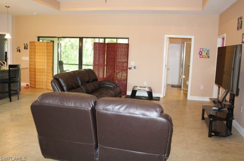 1112 Dixie Ave, Lehigh Acres FL  33972-9106 exterior