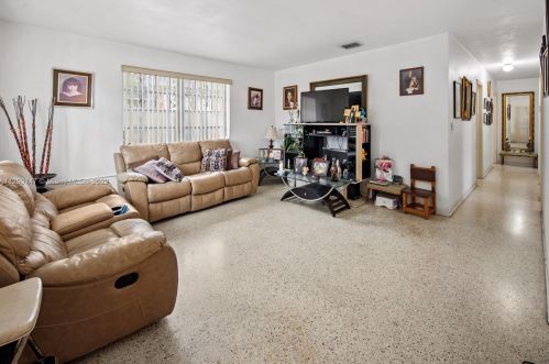 729 23rd St, Hialeah, FL 33010-2141