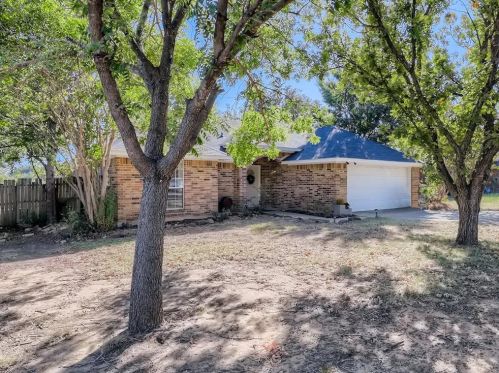 5224 Gaelic Ct, Denton, TX 76208-6400