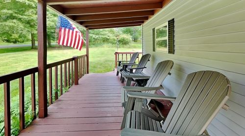 328 Mohican Trl, Mercer PA  16137-9333 exterior