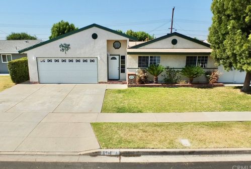 5111 Marion Ave, Cypress, CA 90630-4426