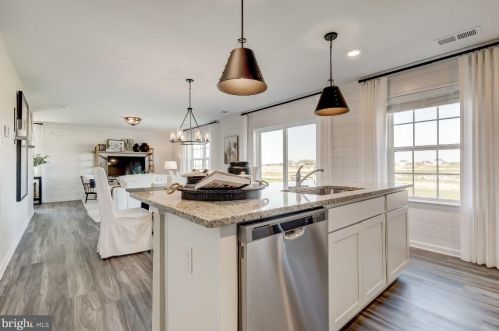 179 Winifred Dr, Hanover PA  17331 exterior