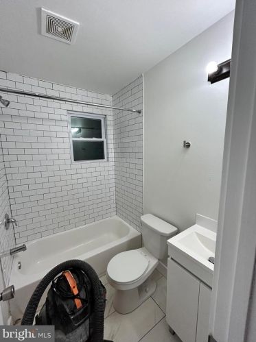 58 Galveston Pl, Washington DC  20032-2049 exterior