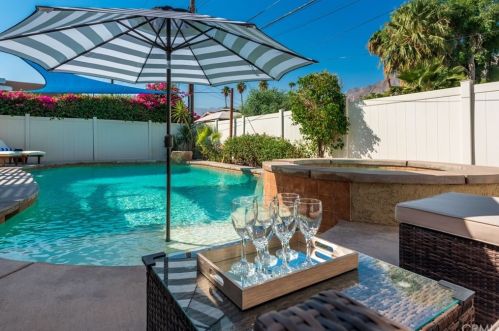 51899 Avenida Carranza, La Quinta CA  92253-3156 exterior