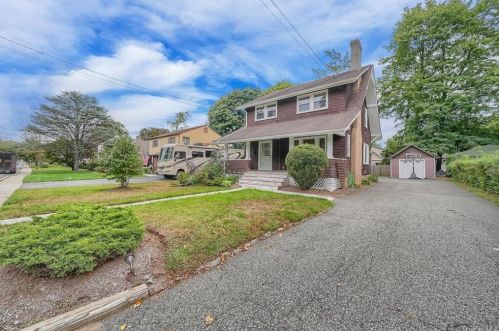 129 Wayne Ave, Airmont, NY 10901-4408