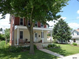 73 Frederick St, Yoe, PA 17313-2305