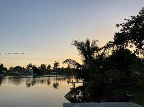 3720 32nd Ct, Hollywood FL  33023-5765 exterior