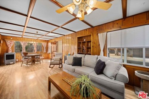 39144 Calle Del Sur, Santa Clarita CA  91390-1006 exterior