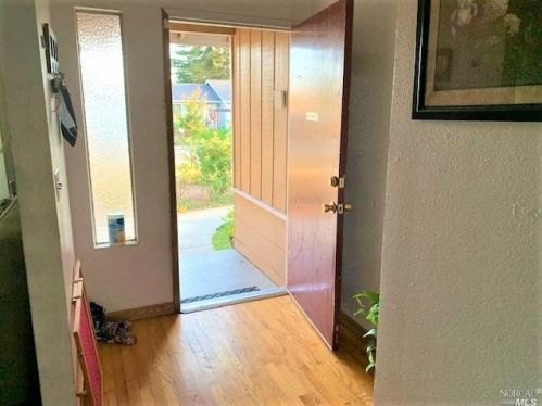 2345 Sundance St, Santa Rosa, CA 95403-8920