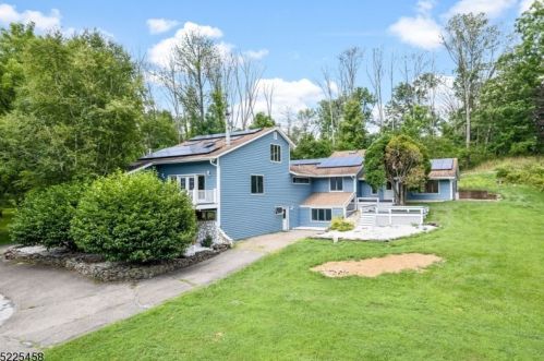 153 Hollow Brook Rd, Califon, NJ 07830-3126