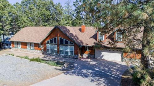 35883 Highland Dr, Bass Lake, CA 93669-9722
