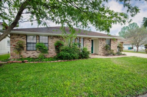 859 Holbrook Cir, Fort Walton Beach, FL 32547-6730