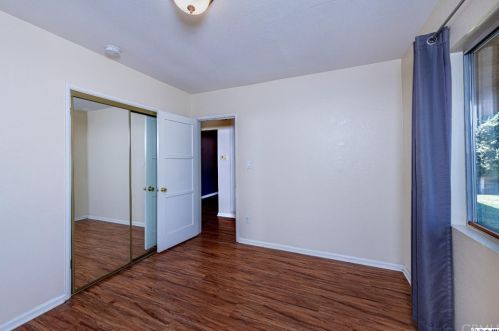 17536 Saticoy St, Van Nuys CA 91406-2333 exterior