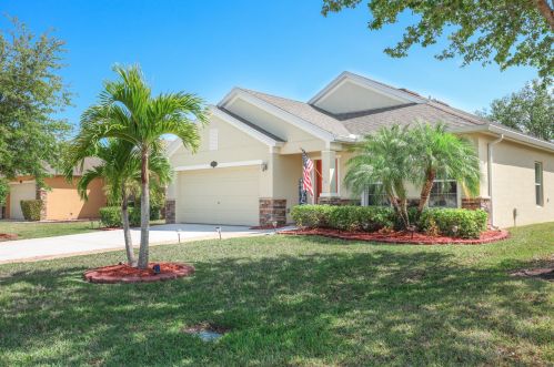 8171 Westfield Cir, Vero Beach FL  32966-1282 exterior