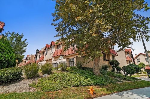 27617 Nugget Dr, Santa Clarita, CA 91387-5827