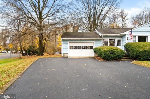 1695 Klockner Rd, Trenton, NJ 08619-3105