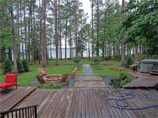 1300 Beachrock Dr, Browndell, TX 75931