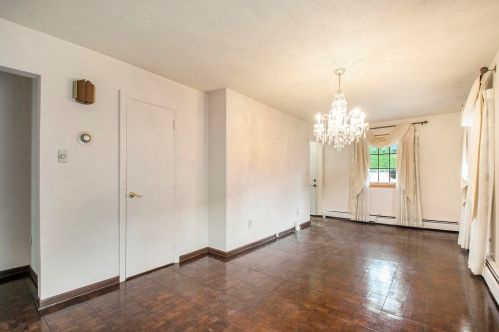 908 Grove St, Mishawaka IN  46545-6054 exterior