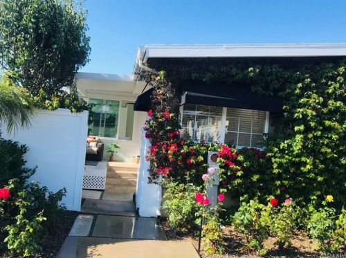 84 Yorktown, Newport Beach, CA 92660-6147
