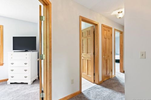 54 Jacobson Farm Rd, East Hampton CT  06424-1659 exterior