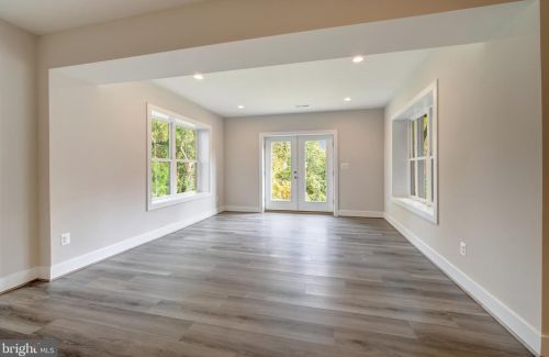 6580 Brooks Pl, Falls Church VA  22044-1105 exterior