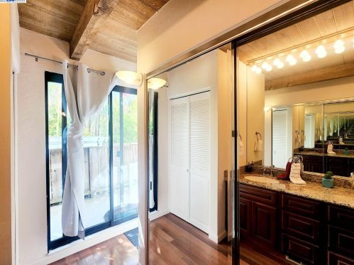 2352 Hilgard Ave, Berkeley CA  94709-1312 exterior