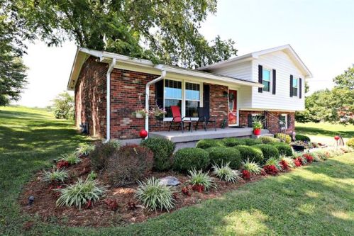 555 Ardmore Ln, Shelbyville, KY 40065-9797