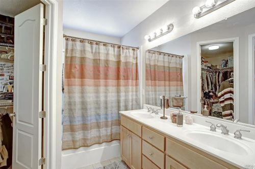 636 Silver Star Ct, Vacaville CA  95688-9478 exterior