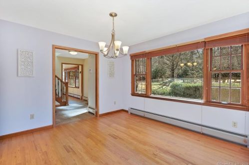 36 Laurel Dr, Upper Stepney CT  06468-1650 exterior
