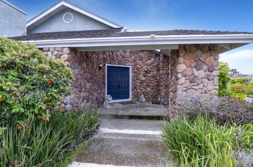 416 Greenbrier Rd, Princeton By The Sea, CA 94019-2259