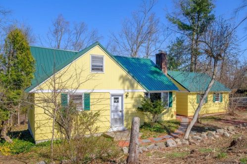 6 Woodview Dr, Brookfield Center, CT 06804-1924