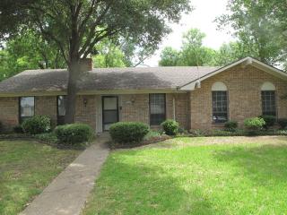 2303 Lawnmeadow Dr, Richardson TX  75080-2340 exterior
