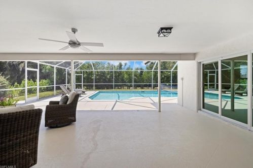 10461 Regent Cir, Naples FL  34109-1571 exterior