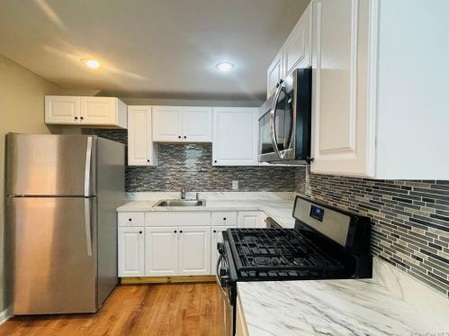 327 6th Ave, Mount Vernon NY  10550-4113 exterior