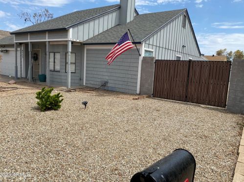 6333 Grandview Rd, Glendale, AZ 85306-1617
