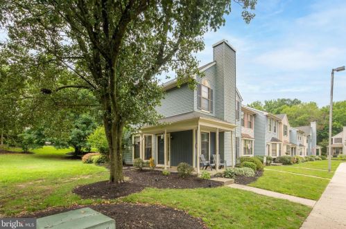 632 Foxton Ct, West Deptford, NJ 08051-2038
