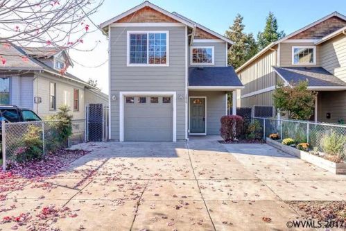 1076 Grove St, Lebanon, OR 97355-4120