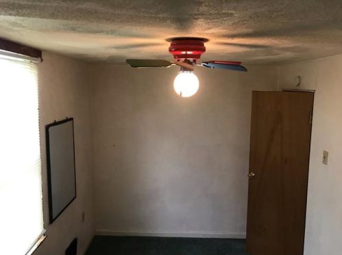 1298 Woodmont Ave, New Kensington PA  15068-5537 exterior