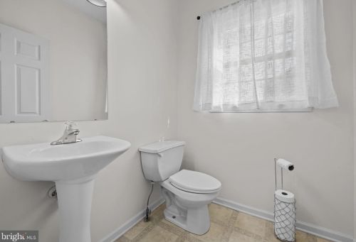 106 Marble House Dr, Bear DE  19701-4028 exterior