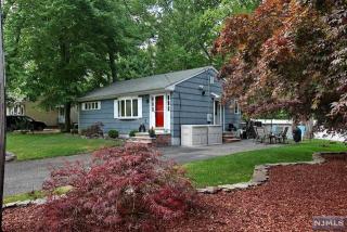 178 Dyer Ave, Emerson, NJ 07630-1206